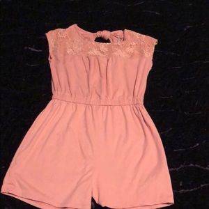 Girls romper in rose pink!